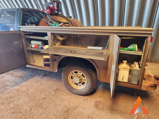 Image of Chevrolet 3500 equipment image 4