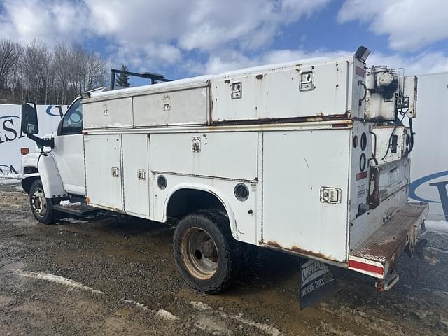 Image of Chevrolet 4500 equipment image 2