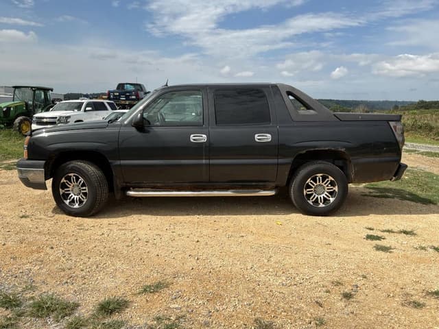Image of Chevrolet Avalanche equipment image 1