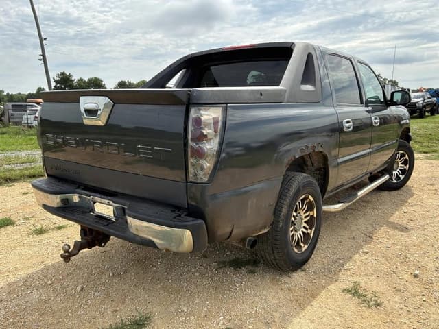 Image of Chevrolet Avalanche equipment image 4