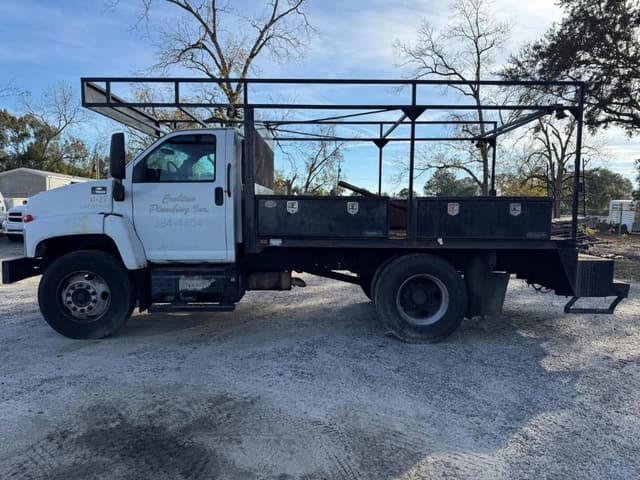 Image of Chevrolet C7500 equipment image 3