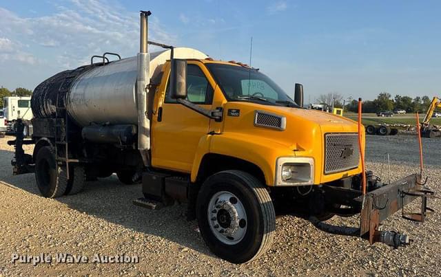 Image of Chevrolet C7500 equipment image 2