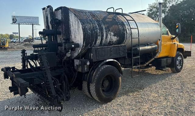 Image of Chevrolet C7500 equipment image 4