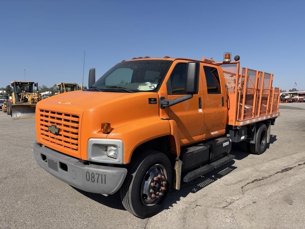 2004 Chevrolet C7500 Equipment Image0