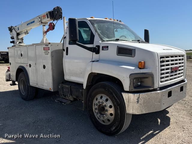 Image of Chevrolet C7500 equipment image 2