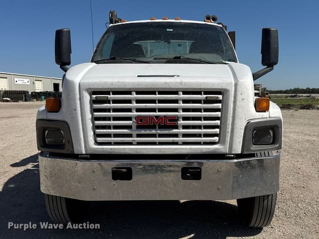 Image of Chevrolet C7500 equipment image 1