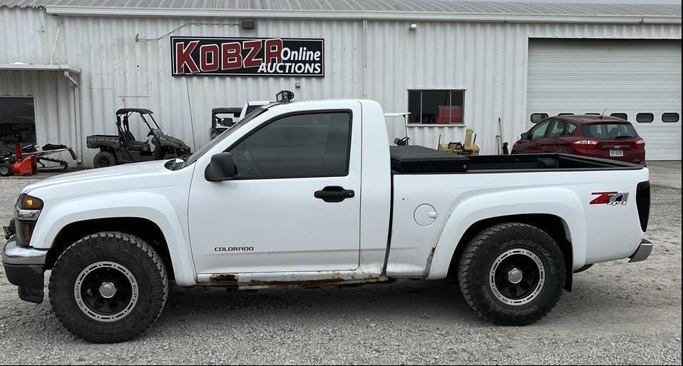 2004 Chevrolet Colorado Equipment Image0