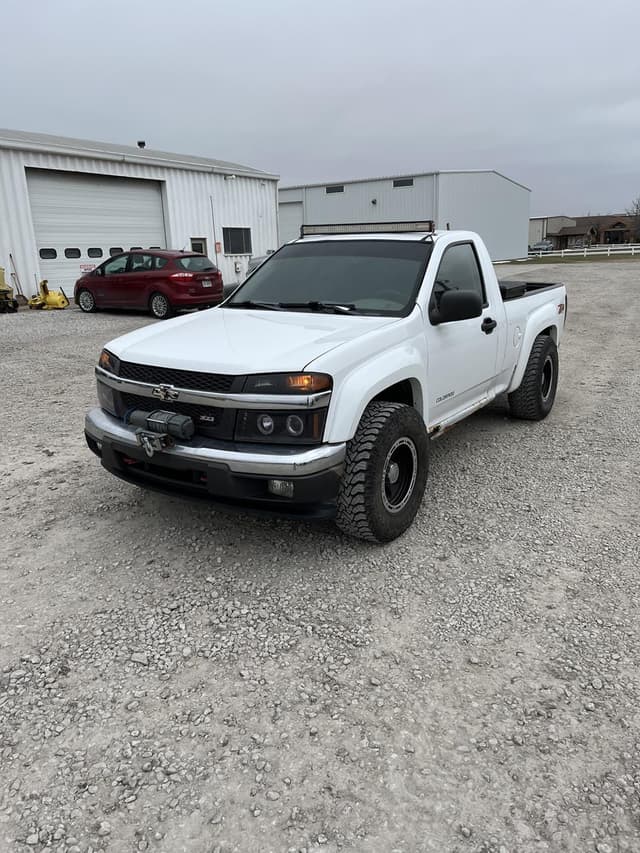 Image of Chevrolet Colorado equipment image 1