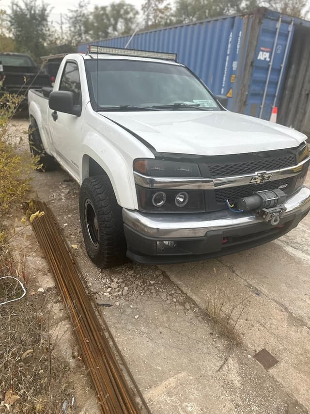 Image of Chevrolet Colorado equipment image 3