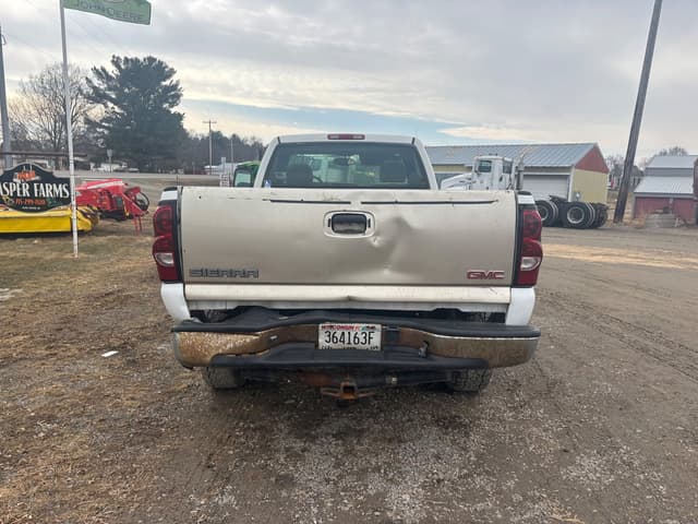 Image of Chevrolet 2500 equipment image 3