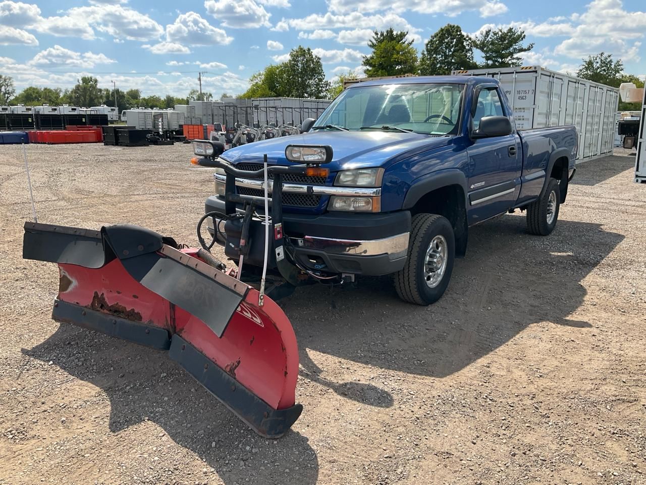 2004 Chevrolet 2500HD Equipment Image0