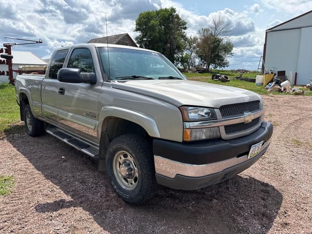 Image of Chevrolet 2500HD equipment image 3