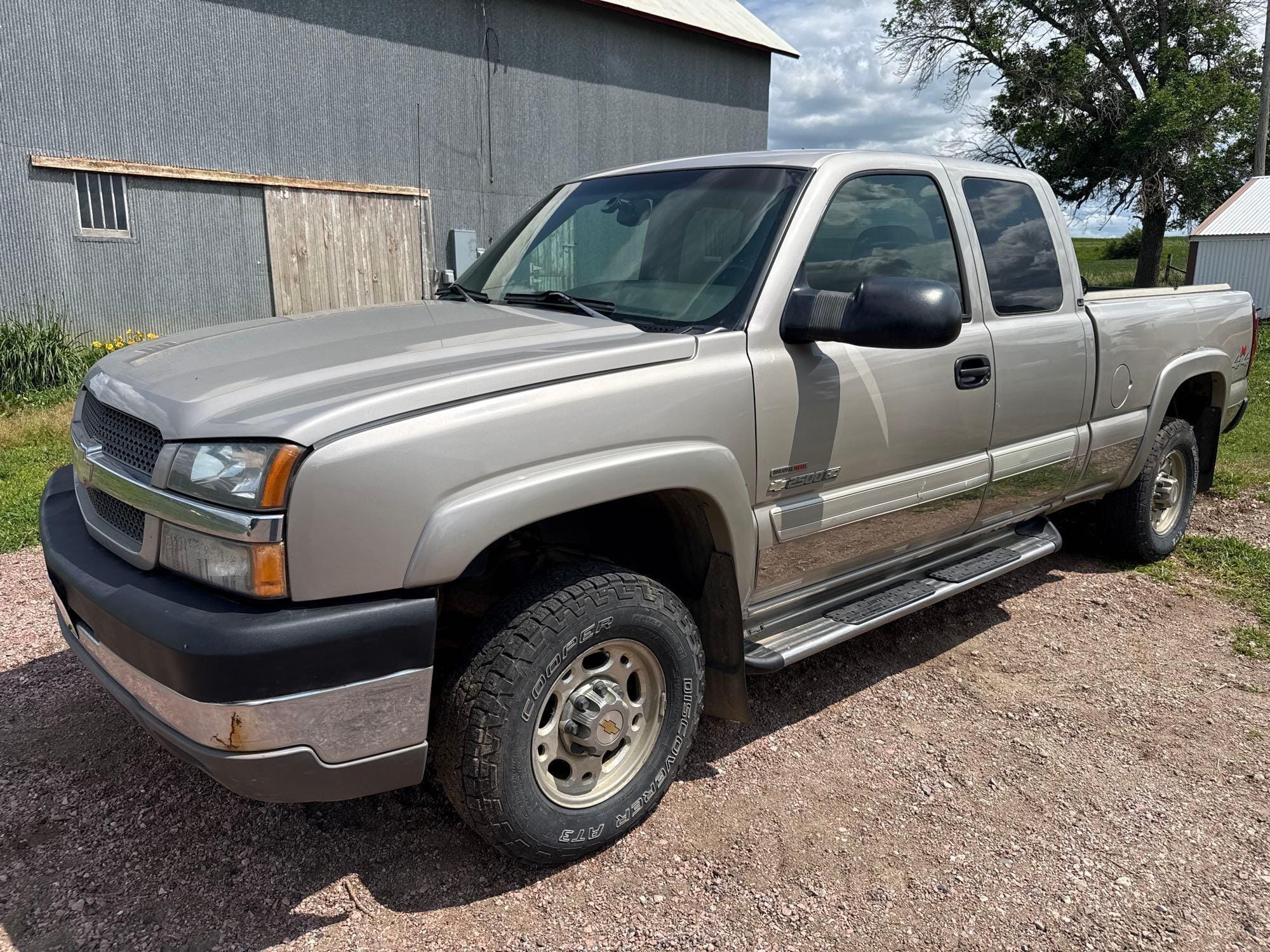 2004 Chevrolet 2500HD Equipment Image0