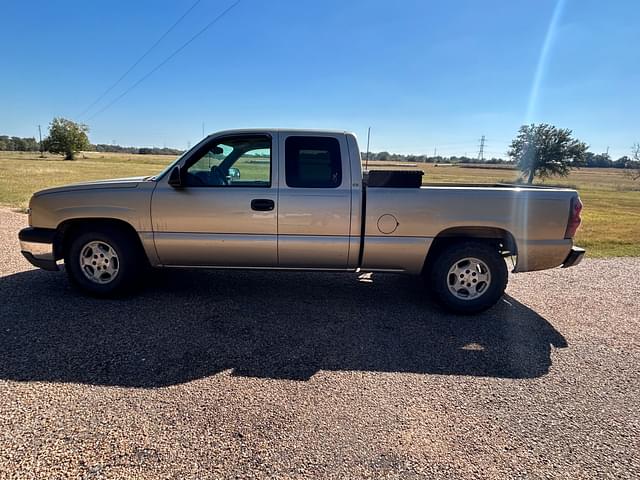 Image of Chevrolet 1500 equipment image 1