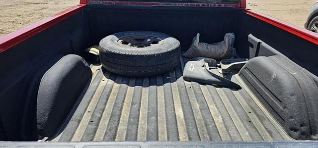 Image of Chevrolet 1500 equipment image 3