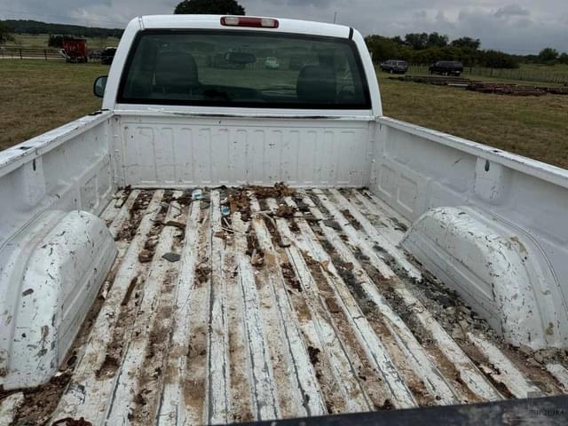 Image of Chevrolet 1500 equipment image 3