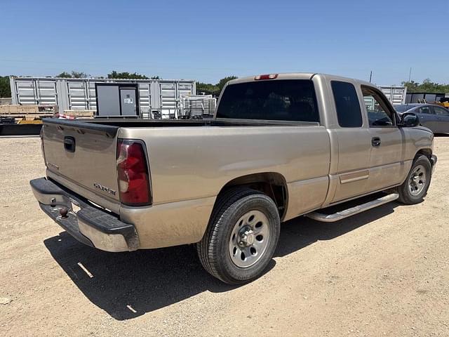 Image of Chevrolet 1500 equipment image 4