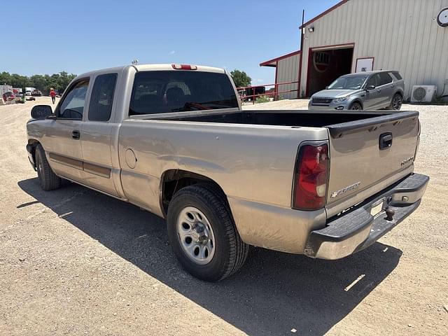 Image of Chevrolet 1500 equipment image 2