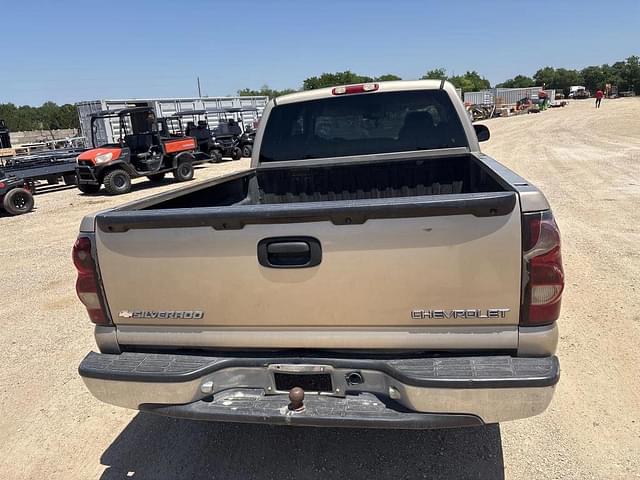 Image of Chevrolet 1500 equipment image 3