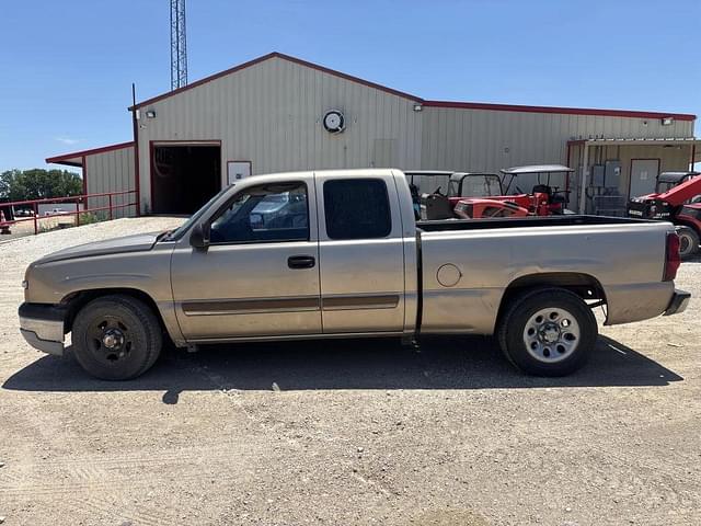 Image of Chevrolet 1500 equipment image 1