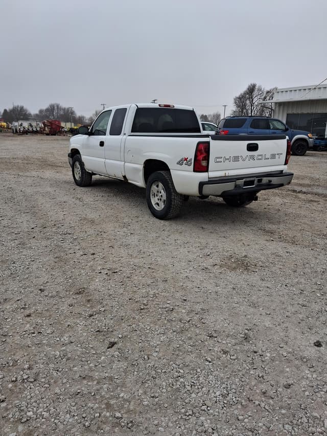 Image of Chevrolet 1500 equipment image 3