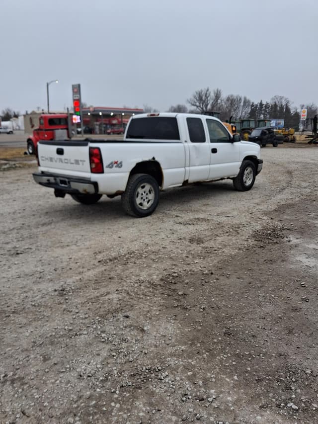 Image of Chevrolet 1500 equipment image 4