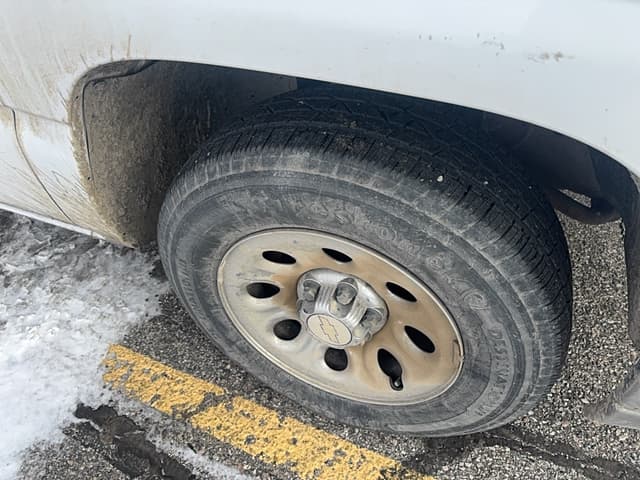 Image of Chevrolet 1500 equipment image 3