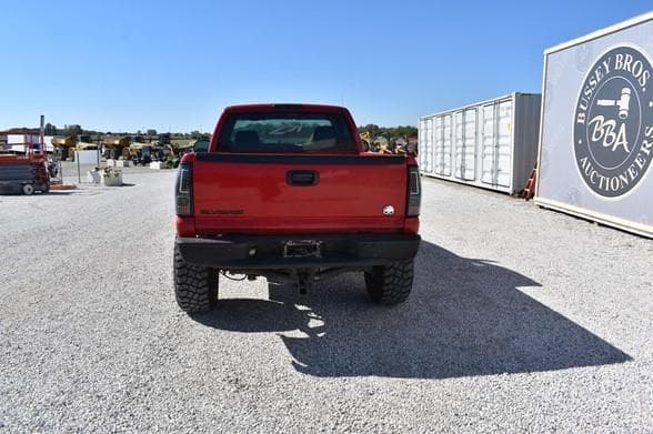 Image of Chevrolet 1500 equipment image 3