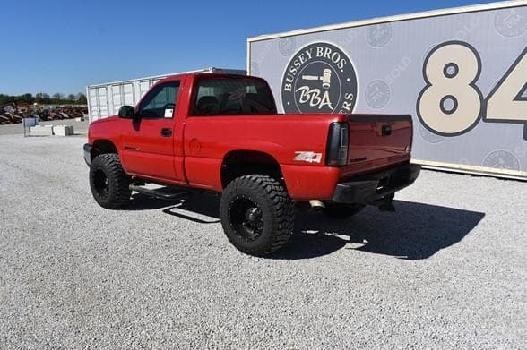 Image of Chevrolet 1500 equipment image 2