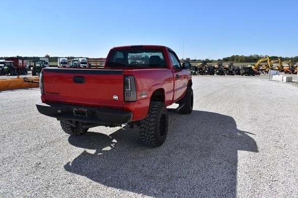 Image of Chevrolet 1500 equipment image 4