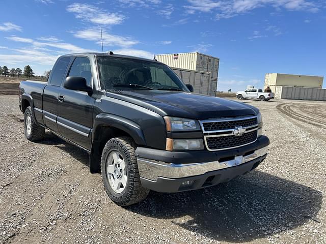 Image of Chevrolet 1500 equipment image 2