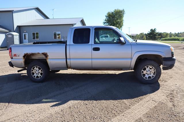 Image of Chevrolet 1500 equipment image 3