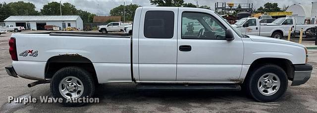 Image of Chevrolet 1500 equipment image 3
