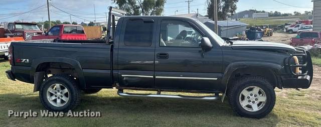 Image of Chevrolet 1500 equipment image 3