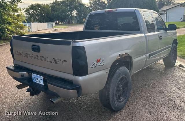 Image of Chevrolet 1500 equipment image 4