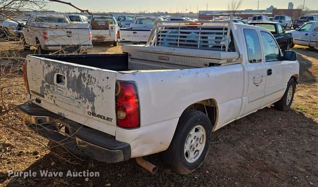 Image of Chevrolet 1500 equipment image 4