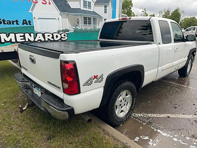 Image of Chevrolet 1500 equipment image 3