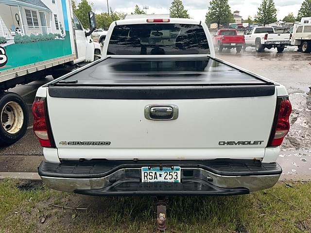 Image of Chevrolet 1500 equipment image 4