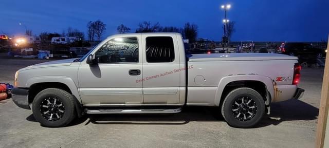 Image of Chevrolet Silverado equipment image 1