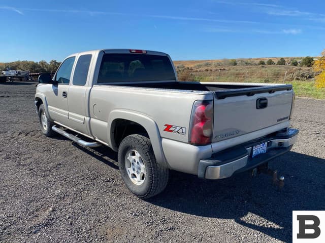 Image of Chevrolet 1500 equipment image 3