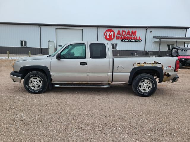 Image of Chevrolet Silverado equipment image 4