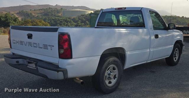 Image of Chevrolet 1500 equipment image 4