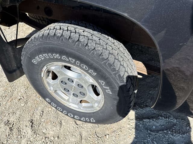 Image of Chevrolet 1500 equipment image 3