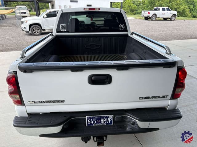Image of Chevrolet 1500 equipment image 3