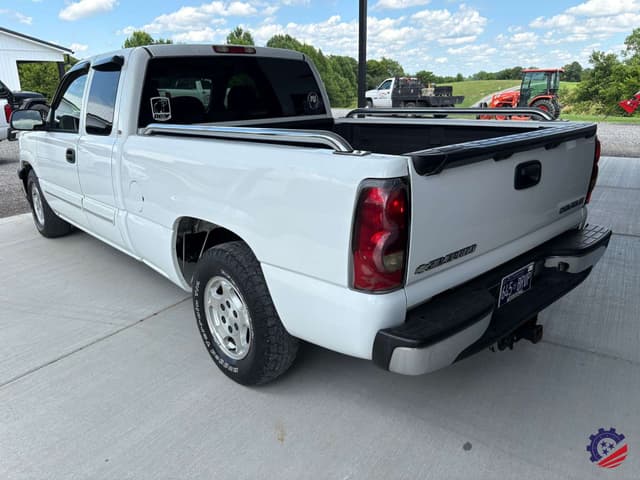 Image of Chevrolet 1500 equipment image 4