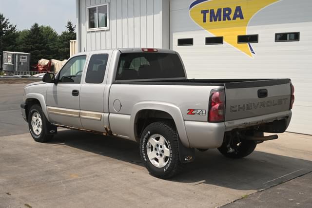 Image of Chevrolet 1500 equipment image 4
