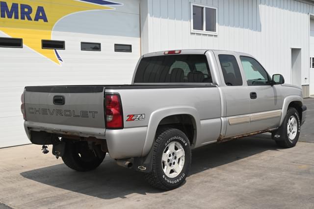 Image of Chevrolet 1500 equipment image 2
