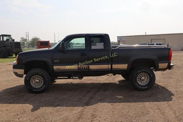 Image of Chevrolet 2500 equipment image 3
