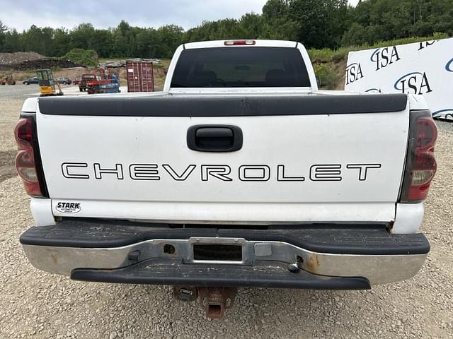 Image of Chevrolet 2500 equipment image 3