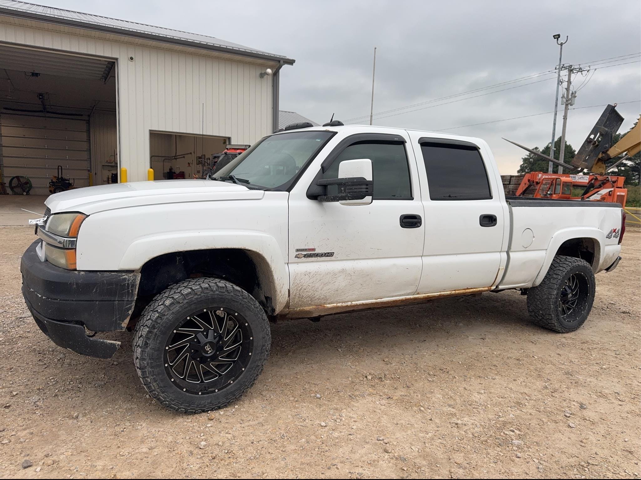2004 Chevrolet 2500 Equipment Image0